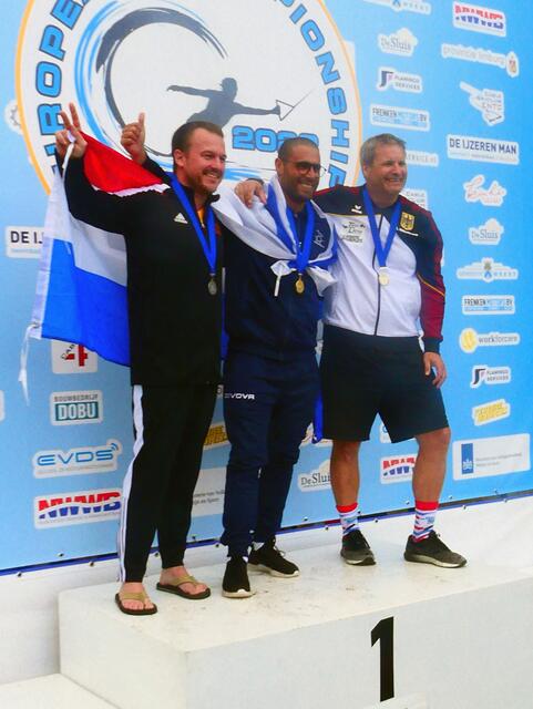 Mit Jahresbestleistung von 38,50 Metern kann Andreas Hillenbrand aufs Siegerpodest springen und gewinnt die Bronze-Medaille. | Foto: Michael Baumgardt, Augsburg