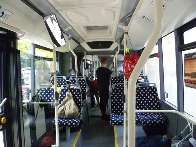 Nur in Celle. Ein nobler Sportgepäck- und Umkleideraum. In den Bussen der Celler Verkehrsbetriebe.