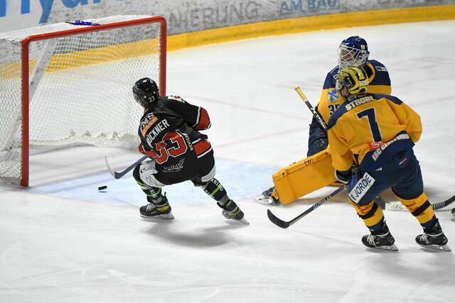 Nach 60 Spielsekunden trifft Peter Brückner zum frühen 1:0