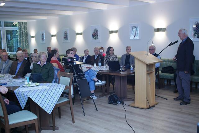 Drei Kurzvorträge am Vormittag fanden großes Interesse bei den Besuchern des Wittelsbacher Heimattages. | Foto: Xaver Ostermayr