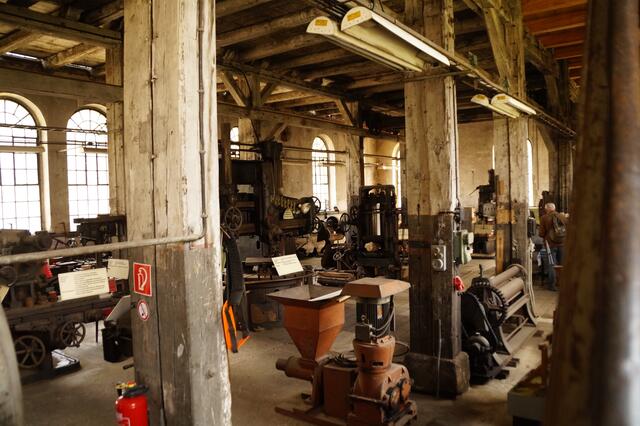 Maschinenhalle Carlswerk, das Museum befindet sich in Zustand nachdem die letzte Arbeitsschicht dort gelaufen war