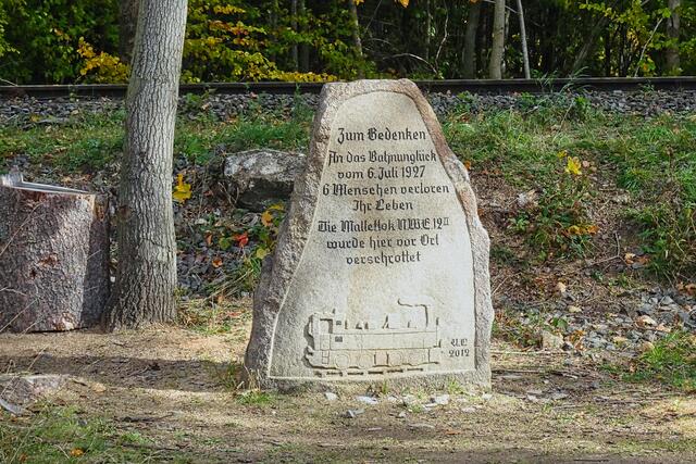 Gedenkstein am Bahnparallelweg