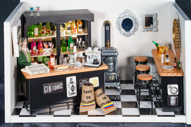 Homestory - Zuhause bei Ulrike Sasse-Feile und ihren bezaubernden Wunderwelten. Willkommen in der Cocktail-Bar