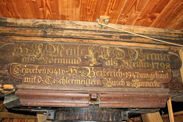 Inschrift am Hausbaum