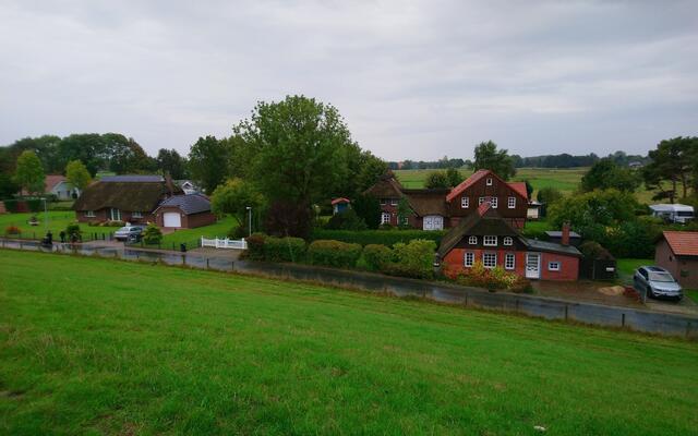 Spaziergang auf dem Deich bei Burhave