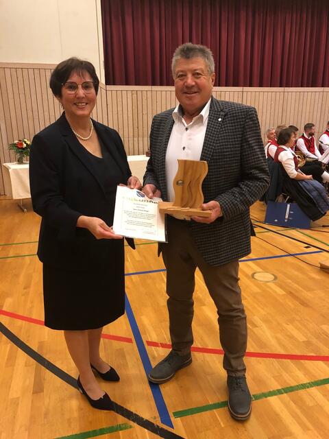 Erhard Rieger: Ehrung mit Bürgerpreis in Silber und Urkunde.
