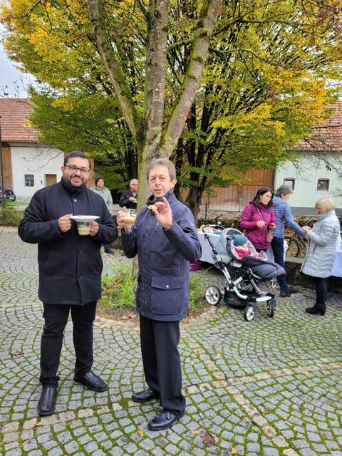 Kaplan Sanoj und Kirchenpfleger Martin Koch. | Foto: Christine Baumgartner