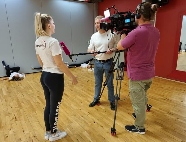 Ein Fernsehteam von SAT.1 hat uns besucht - Marina Schüssler (Kids & Teens Trainerin) im Interview