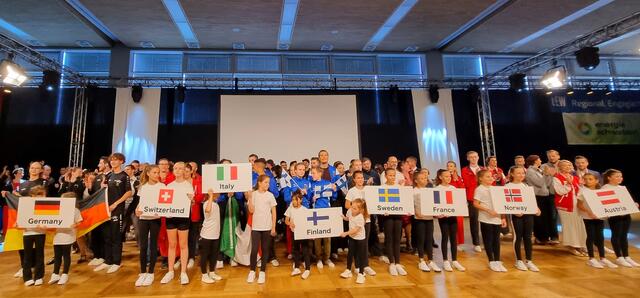 World Cup Boogie Woogie in Königsbrunn - Einzug der Nationen