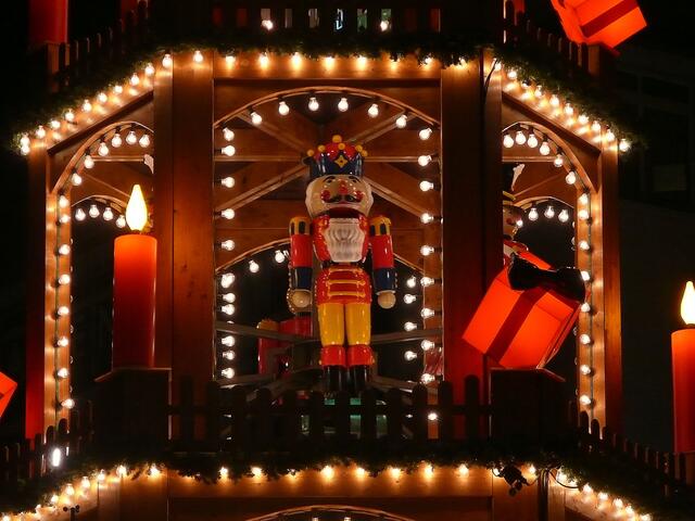 Die beliebte Weihnachtspyramide am Kröpcke