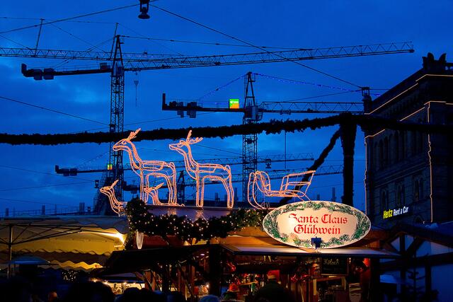 Weihnachtsmarkt vor dem Hauptbahnhof