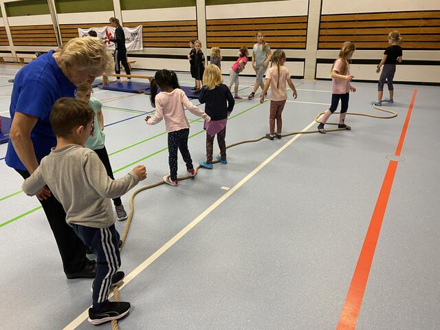 … und über das gewellte Seil.