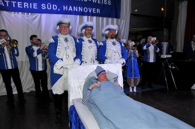 Prinzenwecken bei der Funkenartillerie Blau-Weiß Hannover-Döhren
