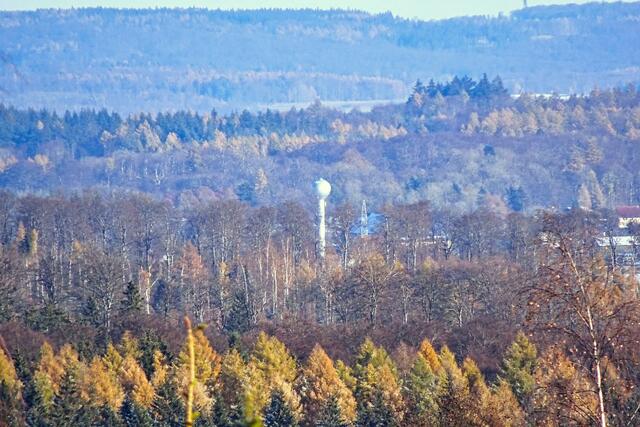 der Wasserturm in Stiege ist vom Carlshaus erkennbar