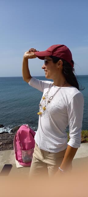 Looking far away...Nieves Yesenia Ortega Suarez...Lady Snow y Lady Sunrise...Foto by Bronco54