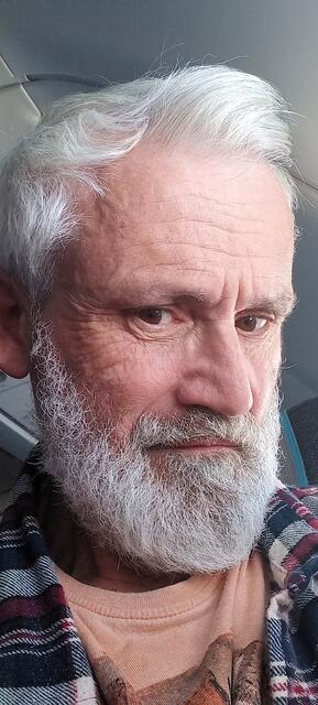 Is he sympathic ?
Selfie by Bronco54 aka Wolfgang Merkel