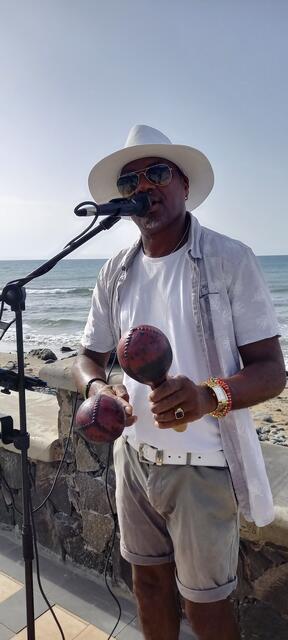 Mr.Cuba percussionaring...Avenida Las Palmas ...the other Planet...Foto by Bronco54
