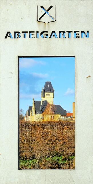 Stele mit Villa Baentsch als Bild