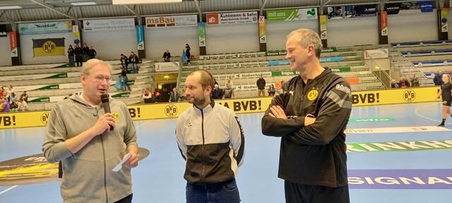 After the Match-Talk mit Werner Bösch von den Metzinger TUSSIES und Henk Groener (BVB)...Foto Wolfgang Merkel