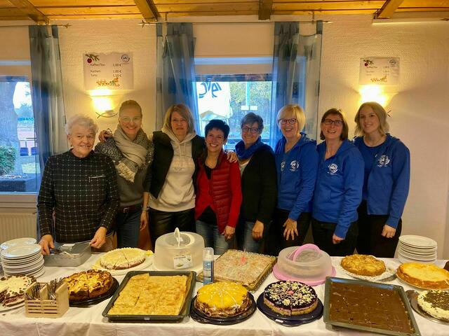 Kaffee Stube: Karin, Leonie, Linda, Manuela, Jutta, Nicole, Dagmar, Lisann