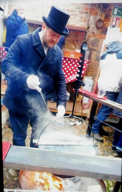 "Advent in den Höfen", Rüstzeug für eine Feuerzangenbowle...