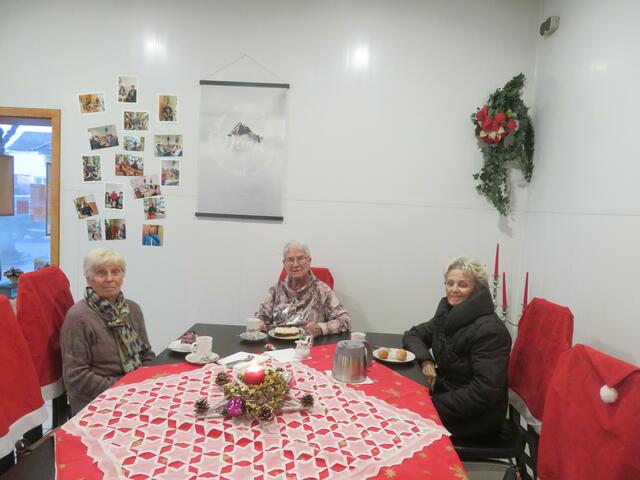 So ließen wir uns fotografieren.