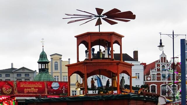Der Weihnachtsmarkt auf dem zentralen Marktplatz. Foto: Helmut Kuzina