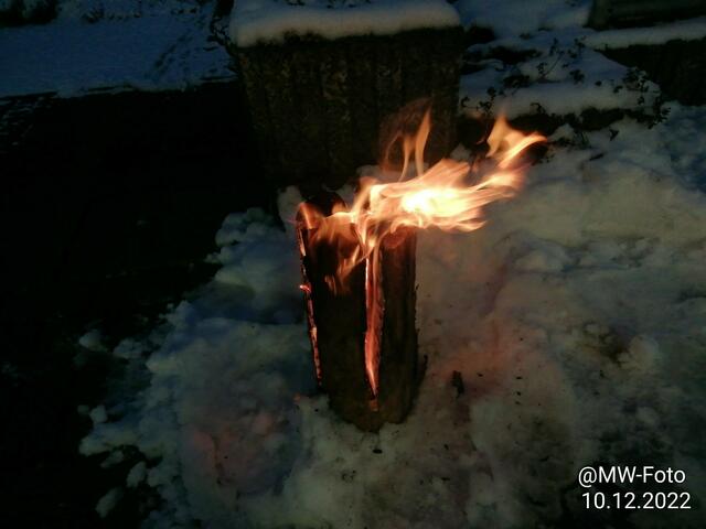 Schwedenfeuer - 11.12.2022 !!! Weihnachtsmarkt / Gartenschau - Sonntagsbilder 2022 !!!  Temperaturen: Früh 6:01 2,7 Grad minus / 11:01h 1,3° plus / 13:22 h 4,9° plus
