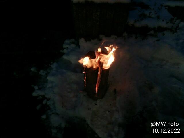 Schwedenfeuer - 11.12.2022 !!! Weihnachtsmarkt / Gartenschau - Sonntagsbilder 2022 !!!  Temperaturen: Früh 6:01 2,7 Grad minus / 11:01h 1,3° plus / 13:22 h 4,9° plus