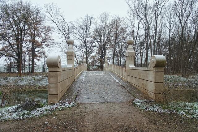 Parkbrücke Neugattersleben über Hochwasserumfluter