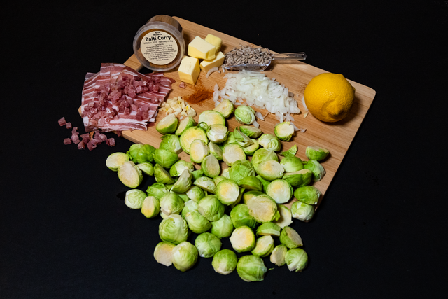 Kochstudio von Sabina Scherer - Gebratener Rosenkohl - Die Zutaten | Foto: (c) FSeventfoto