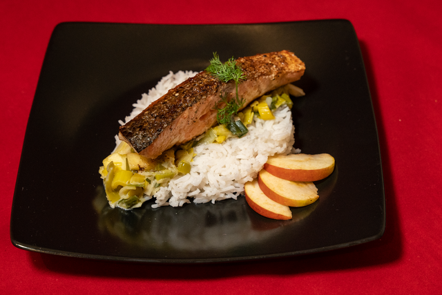 Aus dem Kochstudio von Sabina Scherer - Seelachs gebraten mit Lauchgemüse | Foto: FSeventfoto