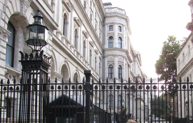 In der Downing Street befinden sich der Amts- und Wohnsitz des Premierministers und der seines Schatzkanzlers.