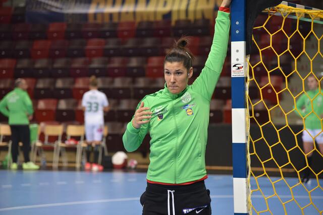 Kinga Junarik, ungarische National-Torfrau von Ferencvaros Cargo Hungaria Budapest...finanziell wäre sie von der Sport Union Neckarsulm nicht annähernd zu bezahlen...Internationale Spitzenklasse...
Text/Foto Wolfgang Merkel