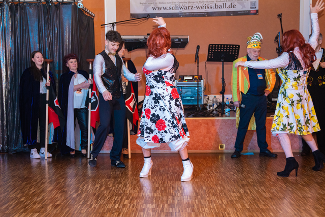 ORCC-Friedberg Schwarz-Weiß-Ball 2023 - Das umjubelte Männerballett | Foto: FSeventfoto