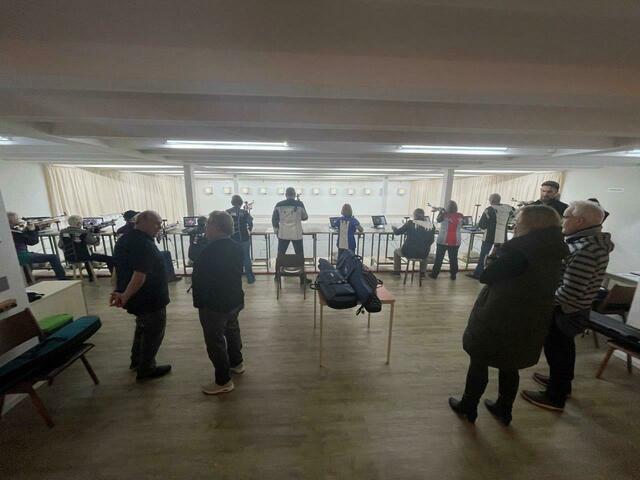 Voller Schießstand beim LG-Auflage-Ligaschießen | Foto: Schützenverein Gümmer