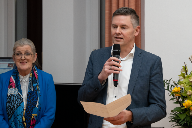 Dankesfeier zum Karitativen Christkindlmarkt 2022 - Organisatorin Ulrike Sasse-Feile und Rainer Genswürger /SSK Augsburg | Foto: FSeventfoto