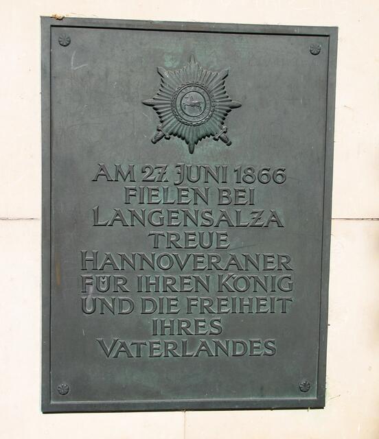 Auch wird an die von Hannover verlorene Schlacht von Langensalza erinnert, nach der das Königreich von Preußen annektiert wurde.
