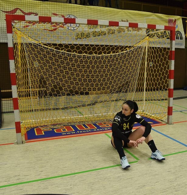 Sara Garovic vom BVB ...tief enttäuscht nach dem Match in der Bensheimer Arena...Ein Spiel verloren, das man in der ersten Halbzeit klar dominiert hatte...
FotoArchiv Merkel+Merkel
