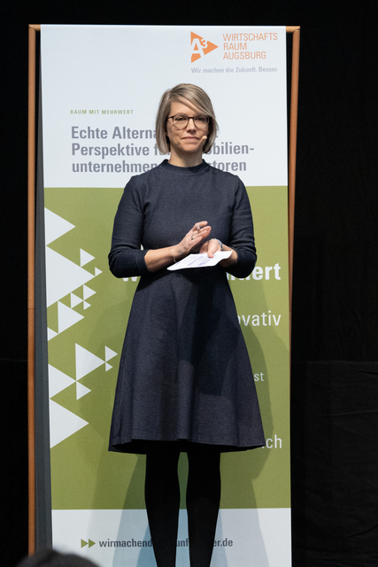 afa-Immobilientage-VOLT 2023 - Moderatorin Angie Stifter (a.tv) | Foto: FSeventfoto