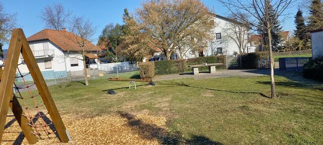 Kinderspielplatz in direkter Nähe zum geplanten Hospot
FotoArchiv Merkel+Merkel
