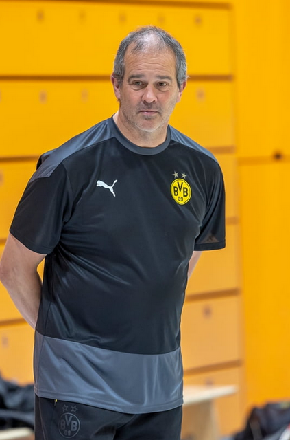 Henk Groener, der nach dem 32:24 bei MOLDE ELITE entspannt in die Begegnung versus die Sport Union Neckarsulm am Mittwochabend gehen kann. Trotz der unglücklchen DHB-Cup-Niederlage in Bensheim(FLAMES) läuft es beim BVB. 
Foto Wolfgang Stummbillig/BVB/Presse