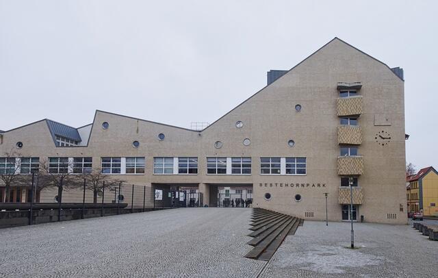 der Bestehornpark ist aus einer Industriebrache anlässlich der LAGA Bildungsstandort entstanden. An dieser Stelle befand sich einst die größte Papierverarbeitungsfabrik Europas. (Bestehorn bzw. zu DDR Zeiten Optima)