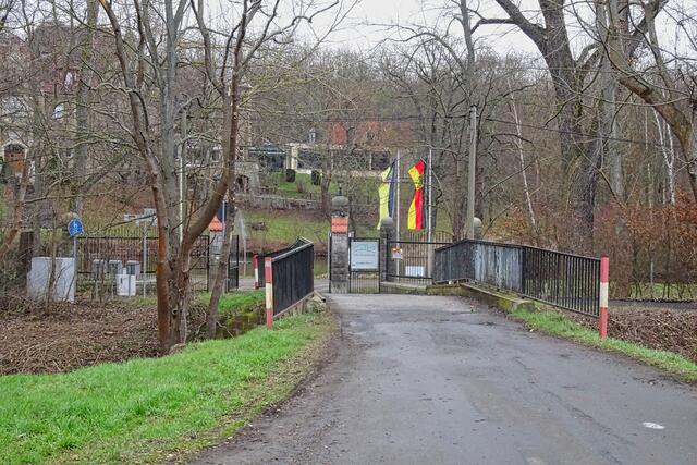 Wipperbrücke vor der Hotelanlage Westerberge der früheren Villa Lapp