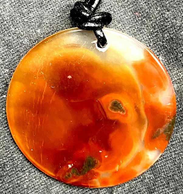 Achate aus den tiefen Strudeln des Jangtse bei Linjiang