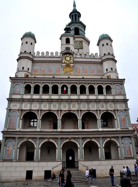 Das Rathaus, im Stil der Renaissance, wurde 1550 erbaut.