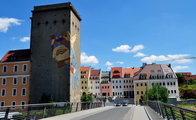 Wir überqueren den Fluss, der die Grenze bildet. Unsere Reise durch Polen kann beginnen.