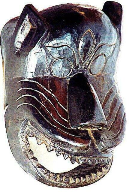 EIne Maske der Rajbansi vom Tigertanz aus Arunachal pradesh