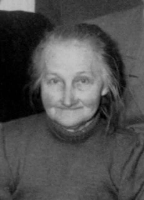 Seiner Frau Amalie gelang hingegen die Flucht. Auf unterschiedlichen Wegen  auch den verheirateten Töchtern Berta und Emma. Die drei Söhne Otto, Adolf und Gustav waren noch im Krieg. Tochter Wanda wurde nach Russland verschleppt und soll dort gestorben sein.  Tochter Alma musste 12 lange Jahre in polnischer Gefangenschaft leben. Diese wollte, hatte sie doch Schreckliches erlebt, im Gegensatz zu den anderen Kindern ihre Heimat an der Weichsel nie wieder betreten.