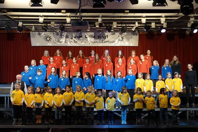 Grund- und Hauptchor Cantus Cordis mit Chorleiter Gerhard Ropeter | Foto: Cantus Cordis Hardegsen, nh